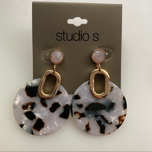 Jewelry - Marble resin statement earring